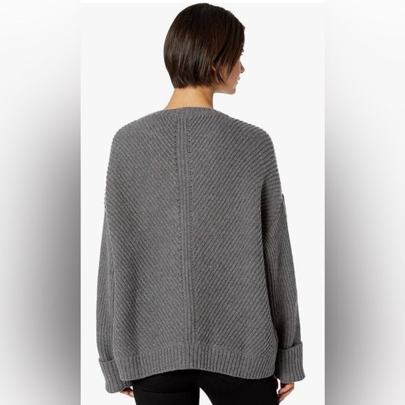 Splendid Women's Crewneck Pullover Sweater Sweatshirt. Size Large. - Picture 3 of 7